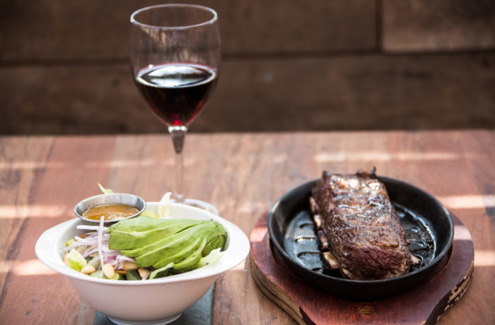 Infiltrados Steakbar: Los mejores cortes de carnes a la parrilla